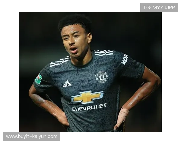 曼联17岁青训天才斯韦茨凭卓越表现入选一线队训练引发球迷热议